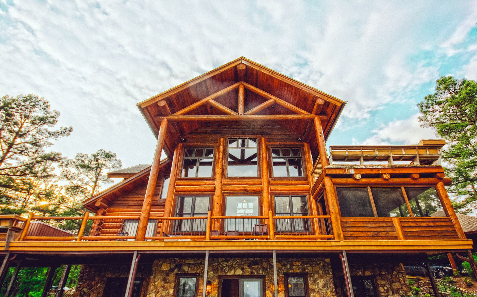 Chalet bois 20m2 madriers avec terrasse en bois