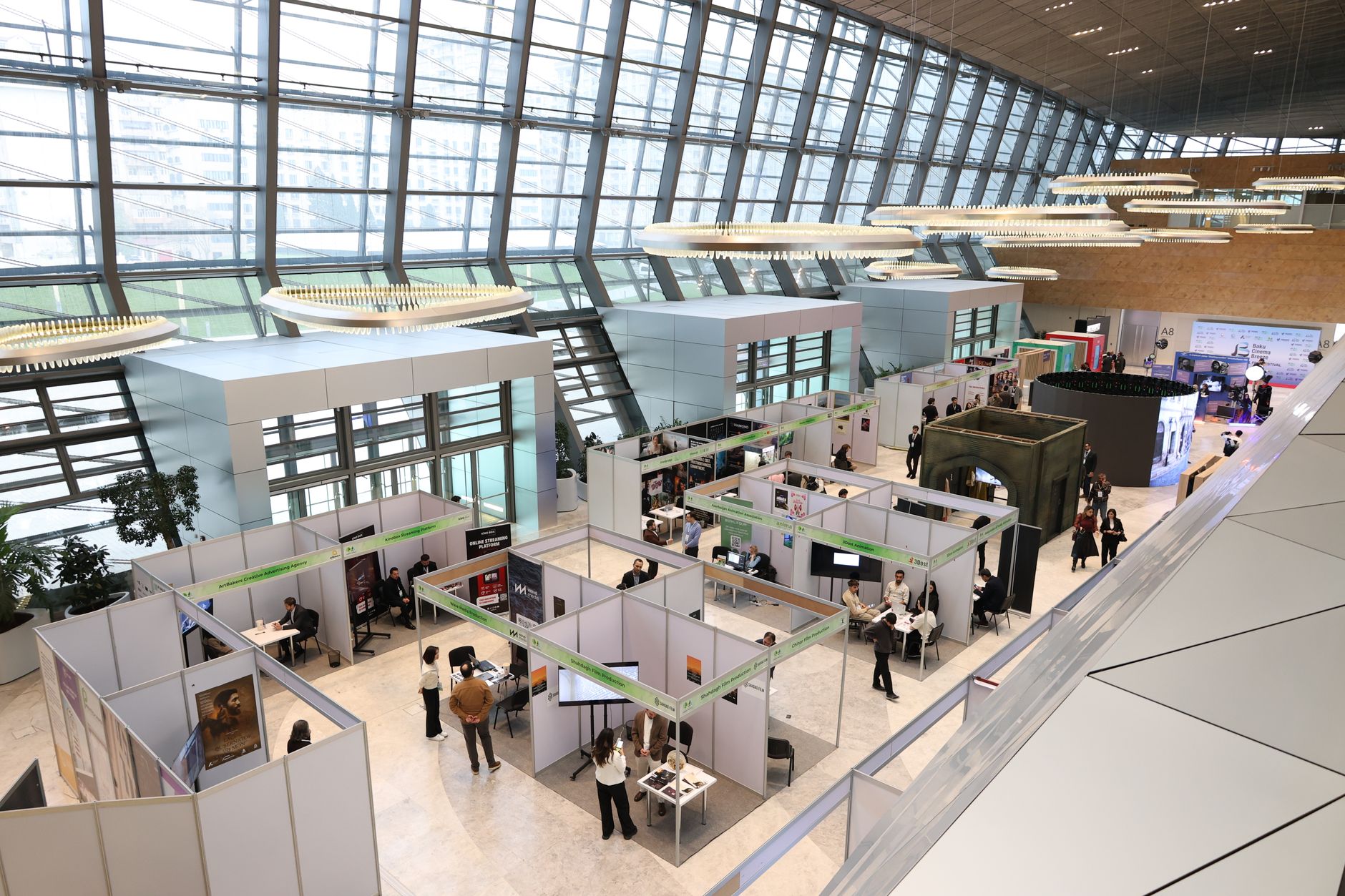 Hall d'exposition du salon Batimat 2025 Paris
