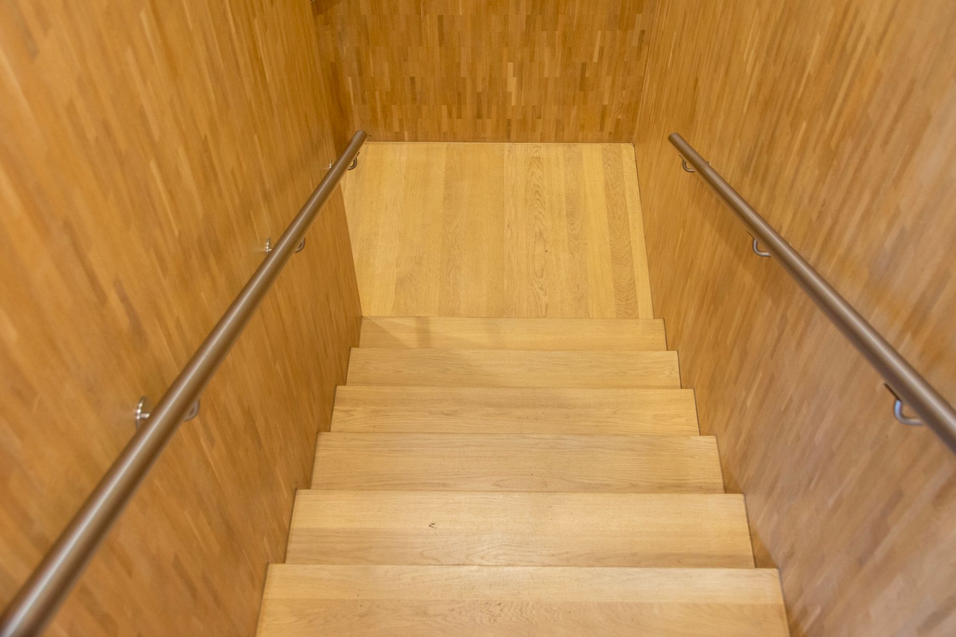 Escalier intérieur avec giron et hauteur de marche conformes